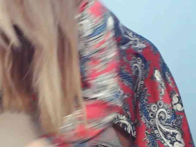 Drakulaura1's cam show statistics and live stream