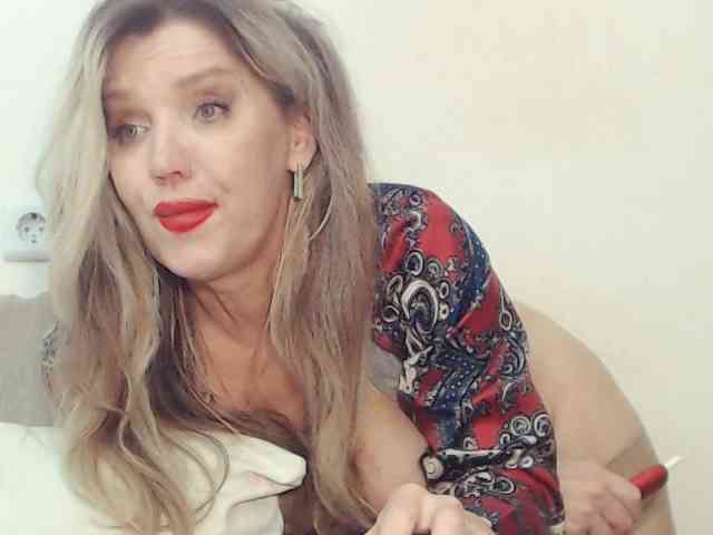 Drakulaura1 Sex Cam Show
