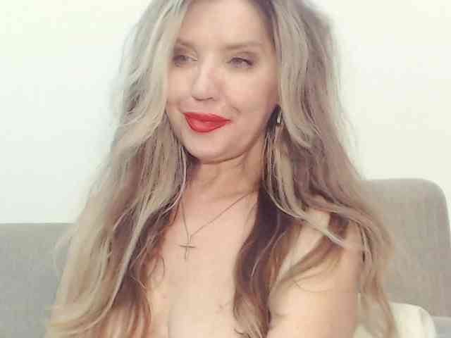 Drakulaura1 Sex Cam Show