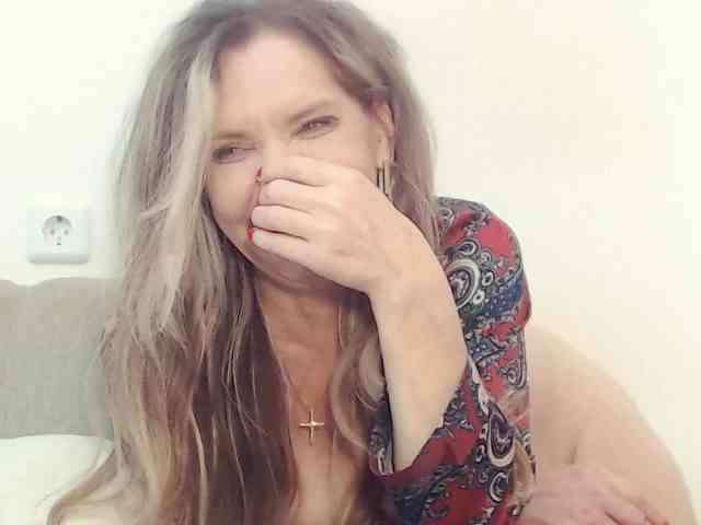 Drakulaura1 Sex Cam Show
