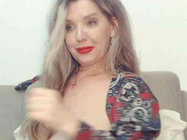 Drakulaura1 Sex Cam Show