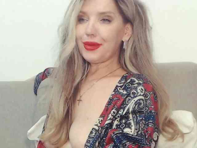 Drakulaura1 Sex Cam Show