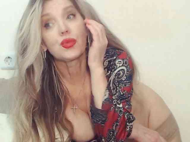 Drakulaura1 Sex Cam Show