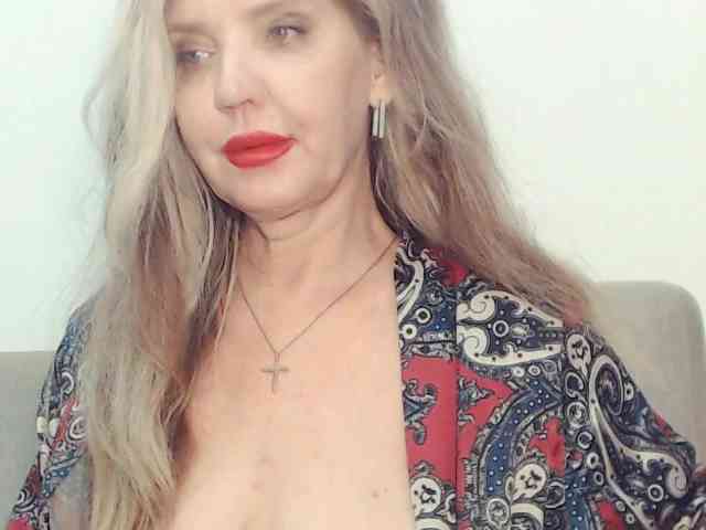 Drakulaura1 Sex Cam Show