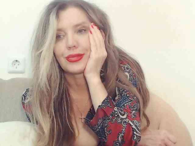 Drakulaura1 Sex Cam Show