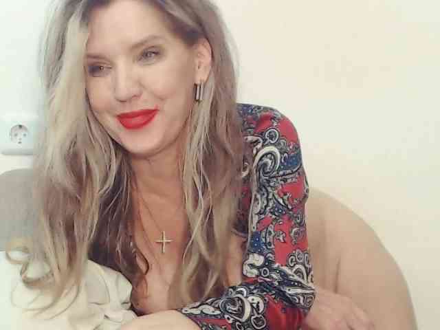 Drakulaura1 Sex Cam Show