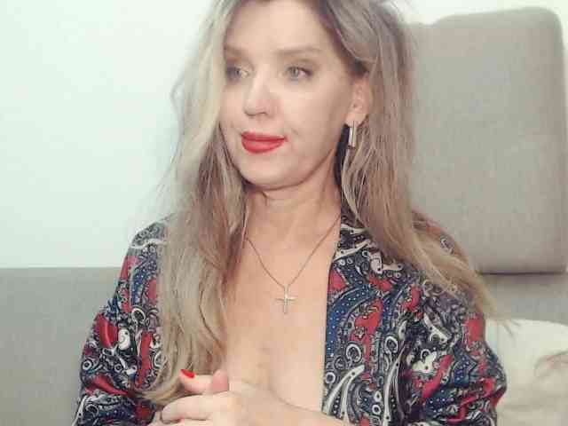 Drakulaura1 Sex Cam Show