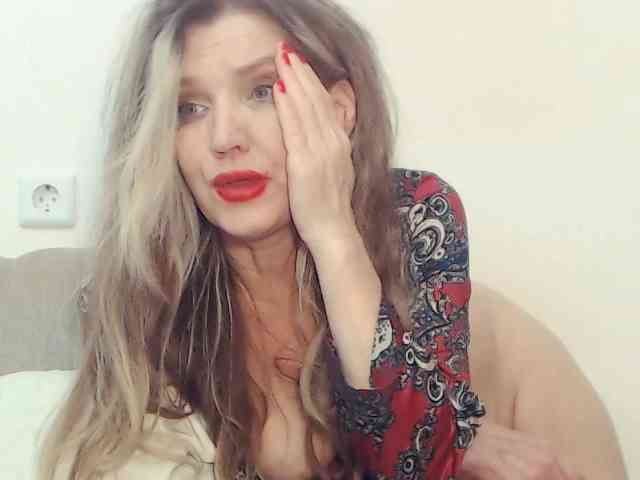 Drakulaura1 Sex Cam Show