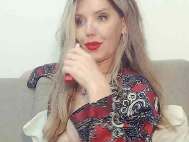 Drakulaura1 Sex Cam Show