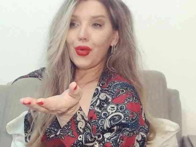 Drakulaura1 Sex Cam Show