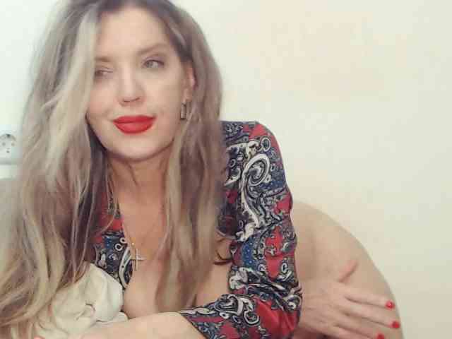 Drakulaura1 Sex Cam Show
