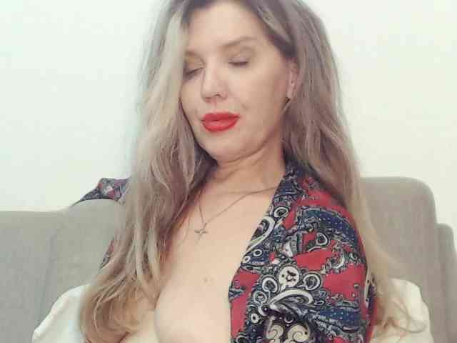 Drakulaura1 Sex Cam Show