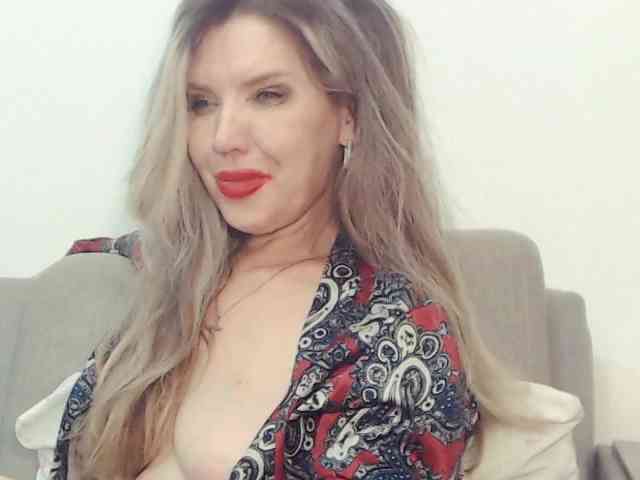 Drakulaura1 Sex Cam Show
