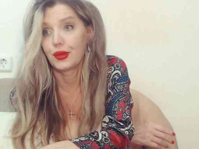 Drakulaura1 Sex Cam Show