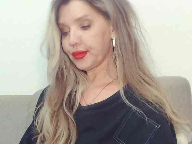Drakulaura1 Sex Cam Show