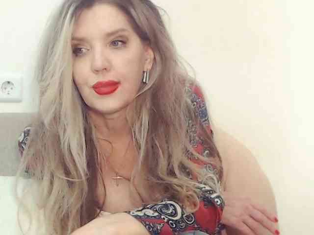 Drakulaura1 Sex Cam Show
