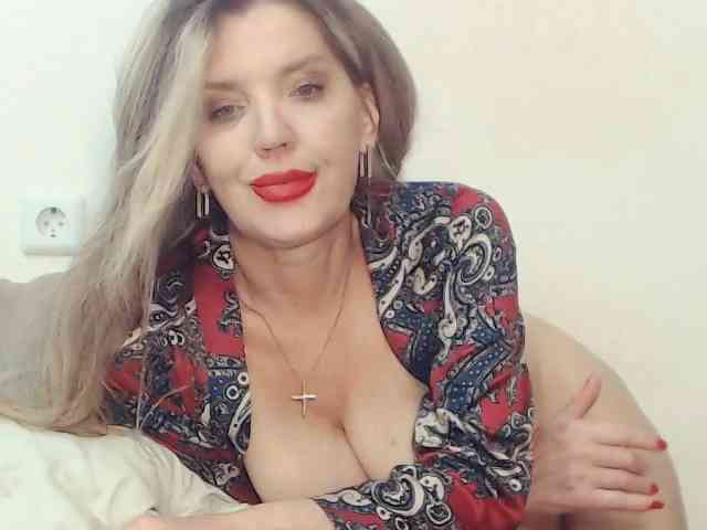 Drakulaura1 Sex Cam Show
