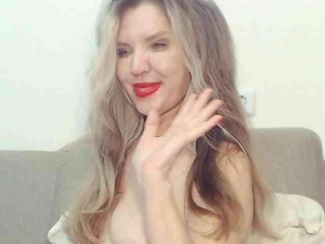 Drakulaura1 Sex Cam Show
