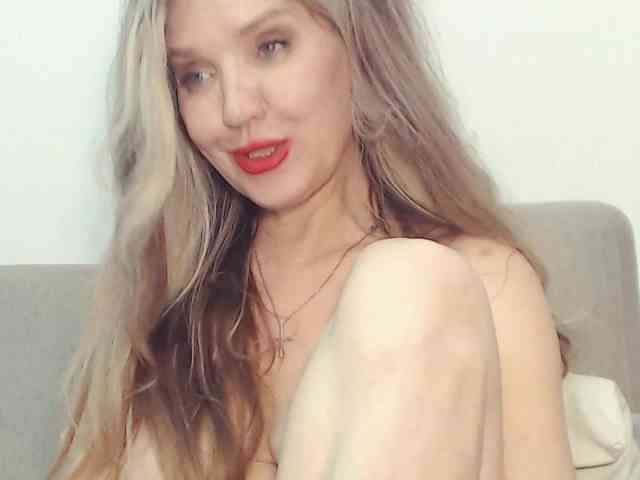 Drakulaura1 Sex Cam Show