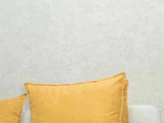 Drakulaura1's live stream