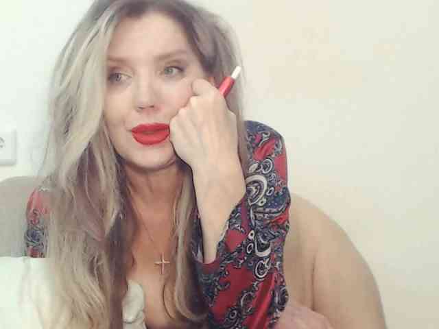Drakulaura1 Sex Cam Show