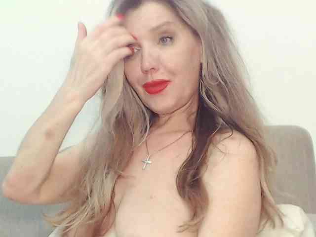 Drakulaura1 Sex Cam Show