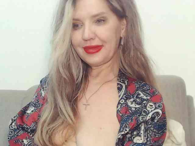 Drakulaura1 Sex Cam Show
