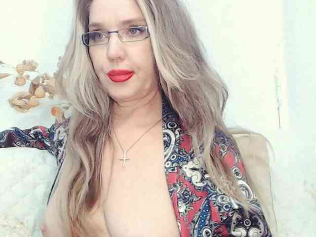 Drakulaura1 webcam