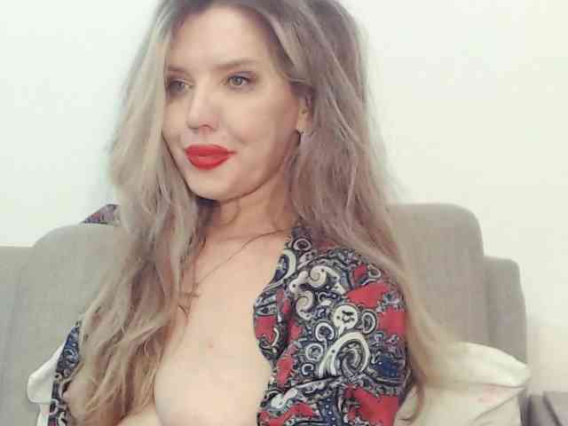 Drakulaura1 Sex Cam Show