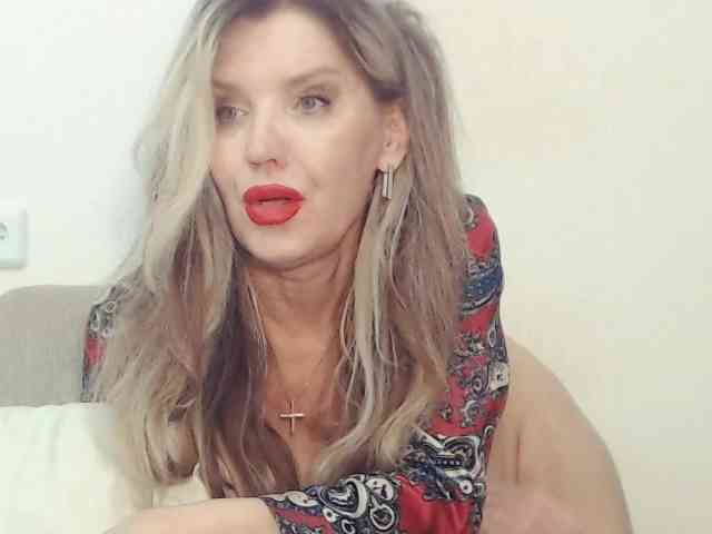 Drakulaura1 Sex Cam Show