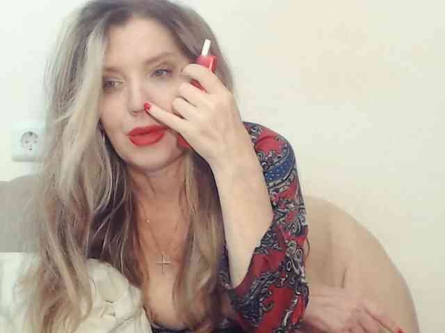 Drakulaura1 Sex Cam Show