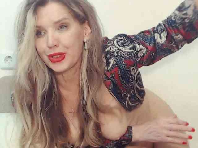 Drakulaura1 Sex Cam Show