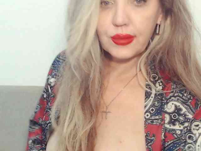 Drakulaura1 Sex Cam Show