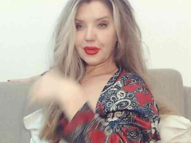 Drakulaura1 Sex Cam Show