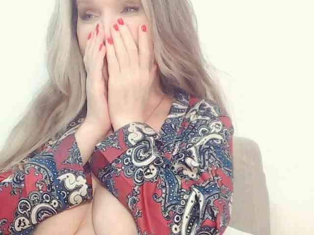 Drakulaura1 Live Webcam on BongaCams