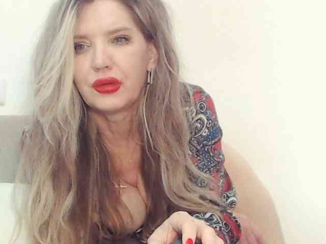 Drakulaura1 Sex Cam Show