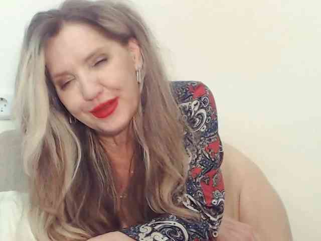 Drakulaura1 Sex Cam Show