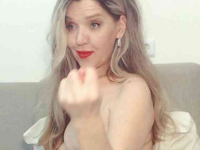 Drakulaura1 Sex Cam Show