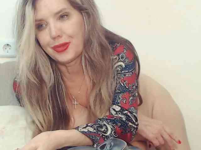 Drakulaura1 Sex Cam Show