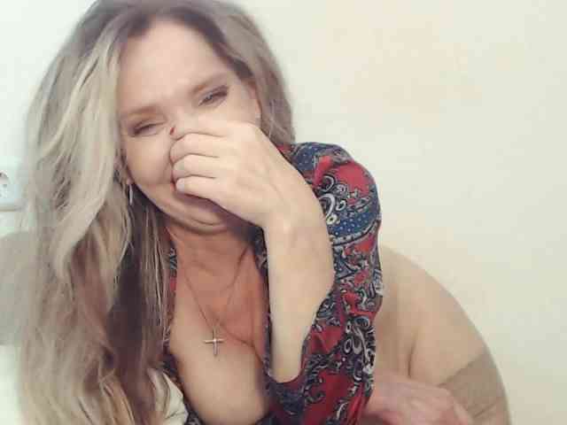 Drakulaura1 Sex Cam Show