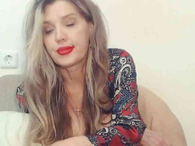 Drakulaura1 Sex Cam Show