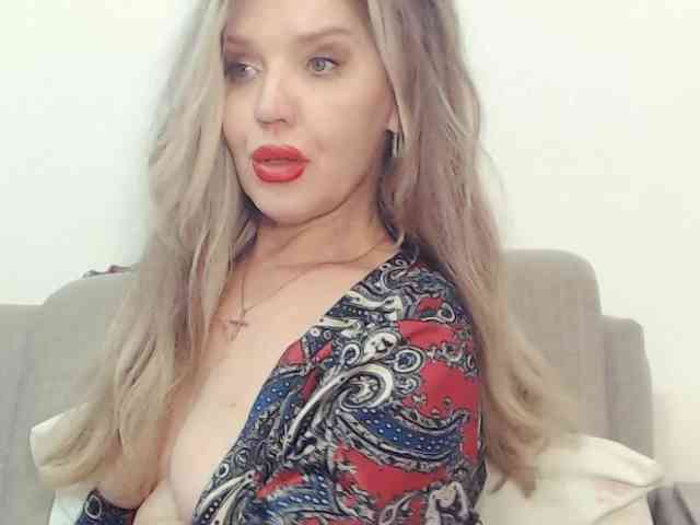 Drakulaura1 Sex Cam Show