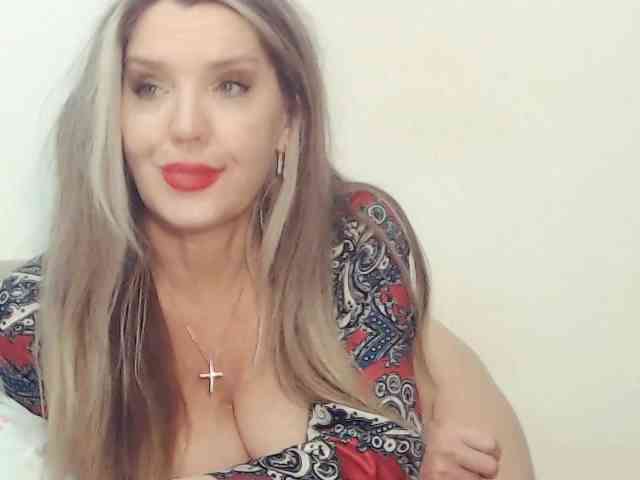 Drakulaura1 Live Webcam on BongaCams