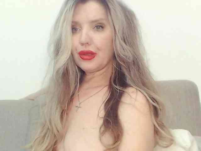 Drakulaura1 Sex Cam Show