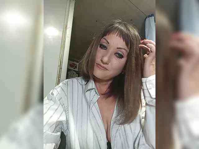 8BESTGirl8 webcam