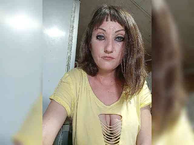 8BESTGirl8 webcam