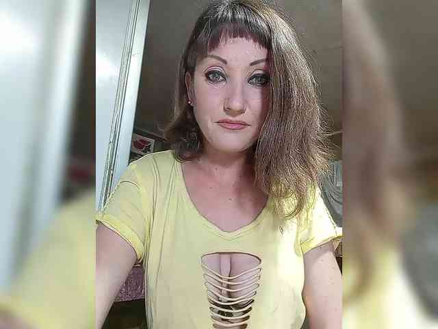 8BESTGirl8 webcam