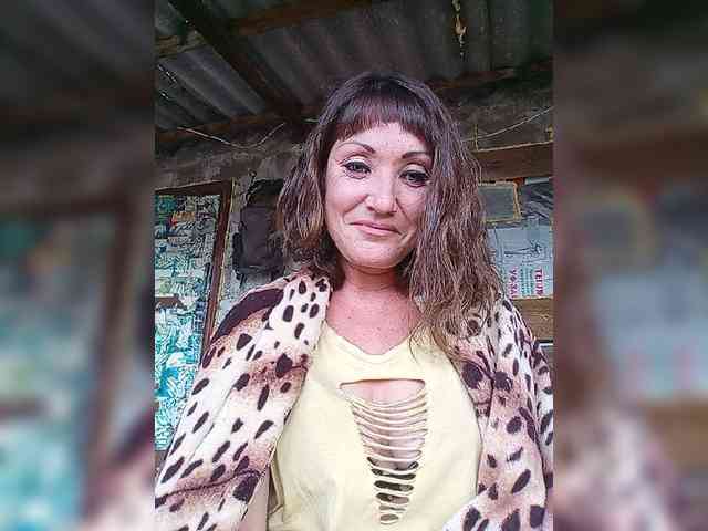 8BESTGirl8 webcam
