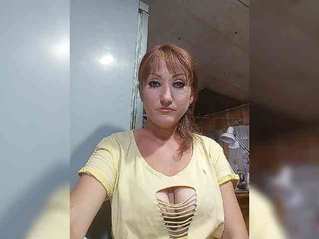 8BESTGirl8 webcam