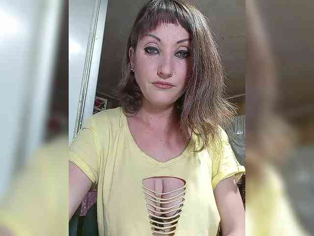 8BESTGirl8 webcam